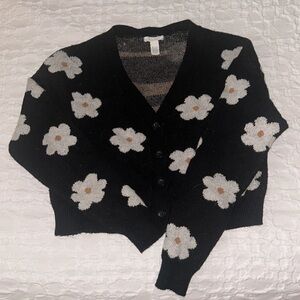 Cropped flower sweater